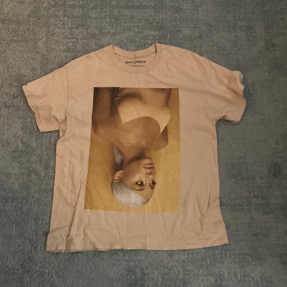 ariana grande sweetener shirt